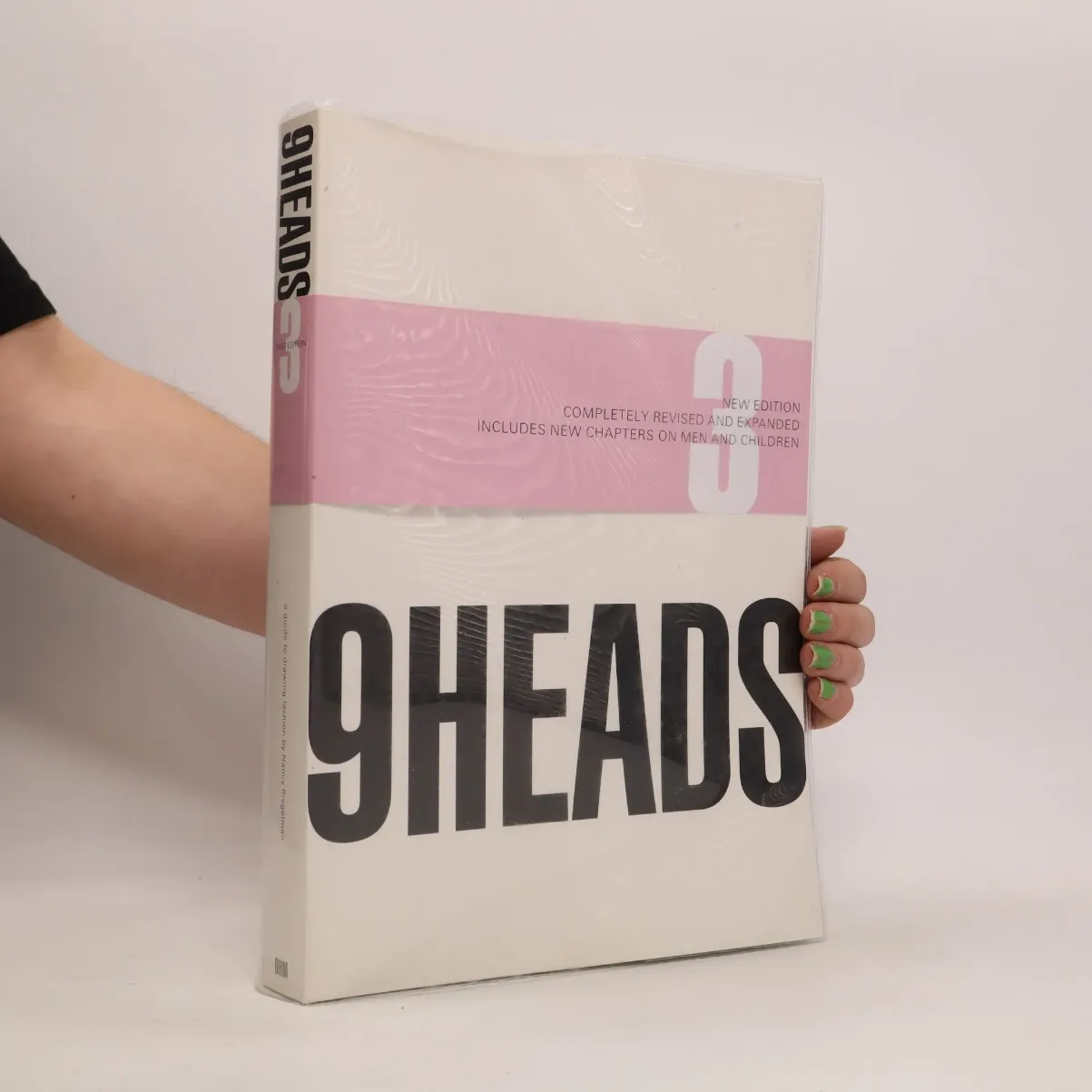 کتاب Heads 9 طراحی لباس